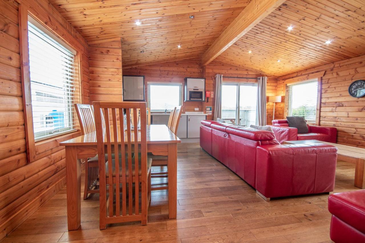Aviemore Lodges Bagian luar foto